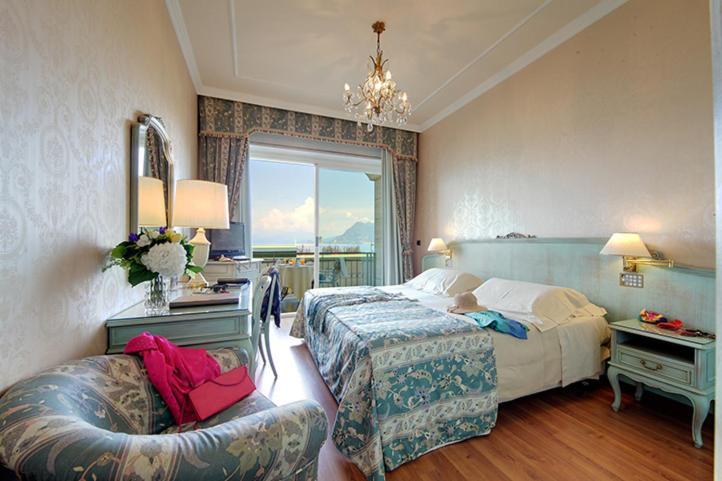 Grand Bristol Hotel 4*